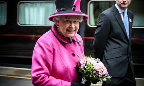 Regina Elisabeta a II a jpg