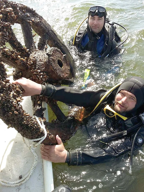 Iulian Rusu (prim-plan), Pascale Roibu şi roata de la tunul descoperit în adâncuri