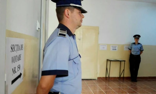 politisti sectie votare jpeg