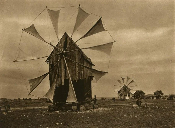 Moară de vânt din Dobrogea anului 1900 Foto Arhivă Adevărul