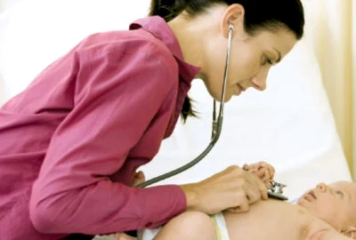 Deocamdată nu există un vaccin care să-i ferească pe copii de acest virus