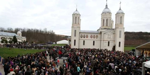 pestera sf andrei arhiva adevarul