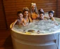 Sânzi cu fetițele, la munte, în jacuzzi Sursa Arhivă personală