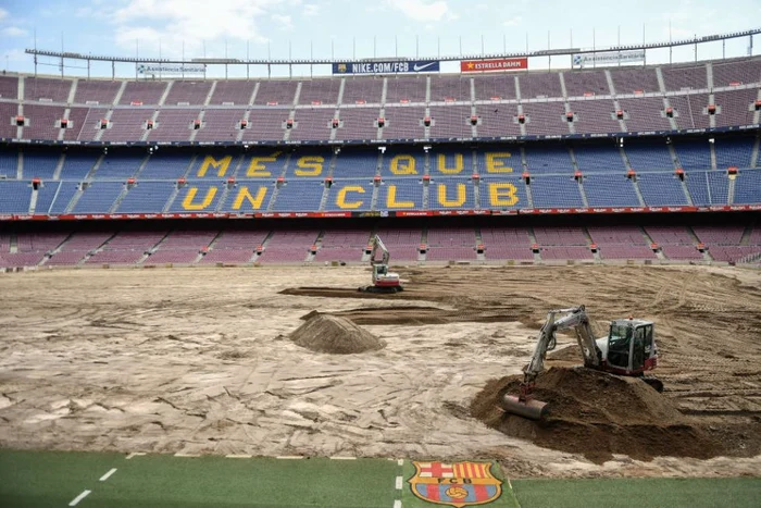 Stadionul Camp Nou din Spaniaaşteaptă pe muncitori români. Foto arhivă