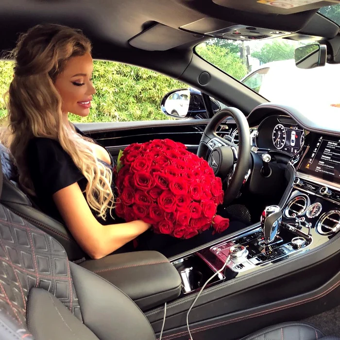 Bianca a spus că un buchet pe care îl primeşte ea costă 1200 de lei