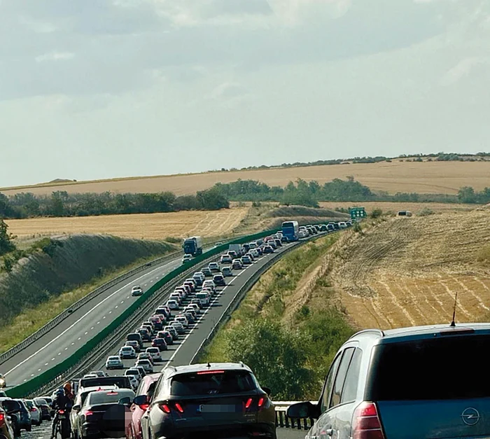 Pe A2 cozile de mașini  au măsurat și  30 de kilometri. Foto: Blitz 