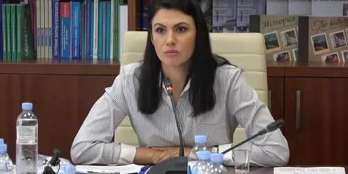 Cristina Ţărnă