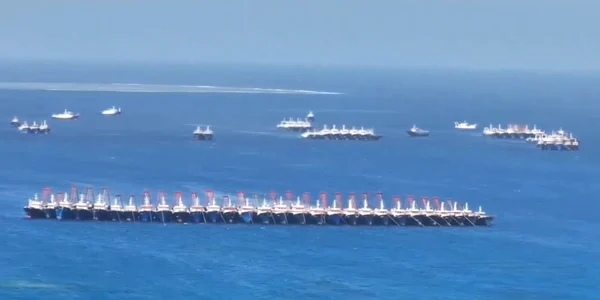 Nave chineze in jurul recifului Whitsun FOTO Captura X  jpg