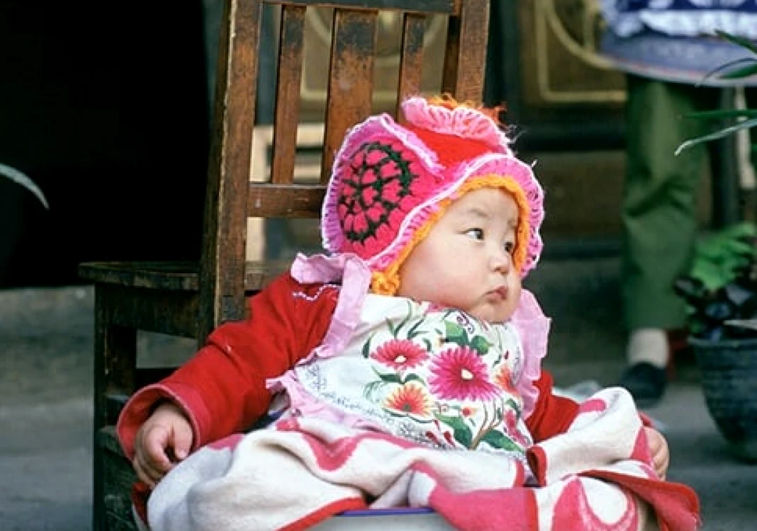 Urlike Ottinger - China. Artele - Oamenii FOTO Urlike Ottinger - China. Artele - The Oamenii / Facebook/ Romanian Chinese House / Captură