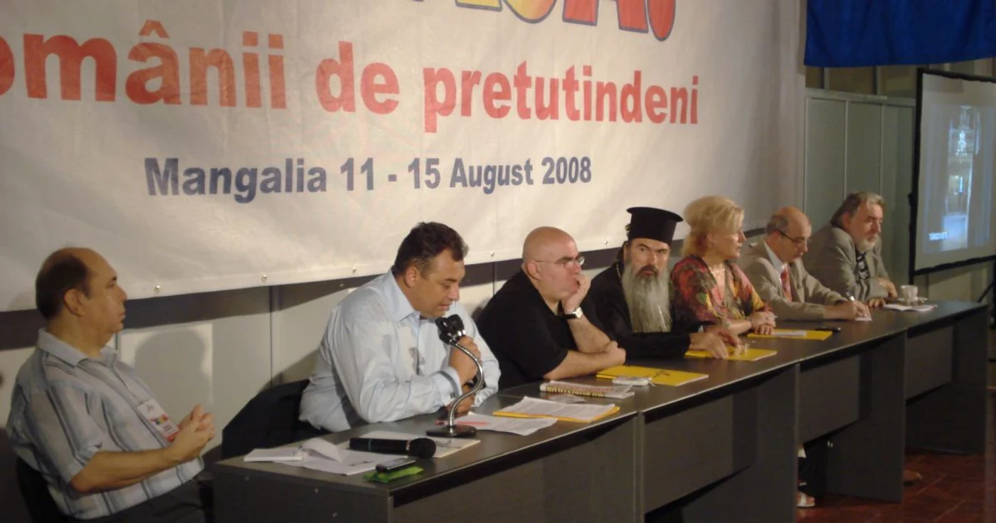 Adrian Păunescu a fost în anul 2008 preşedintele concursului Miss Diaspora