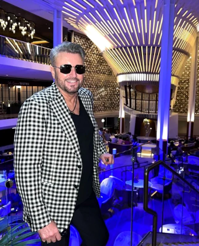 catalin botezatu2 png