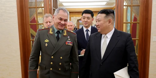 Serghei Șoigu Kim Jong Un AFP KCNA via KNS