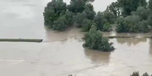 Imagini aeriene cu inundaţiile din Timiş