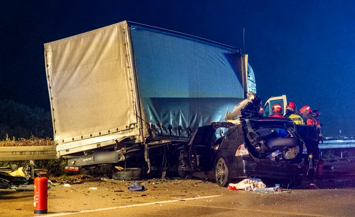 Accident pe o autostrada din Germania cu un camion românesc FOTO: Tag.24