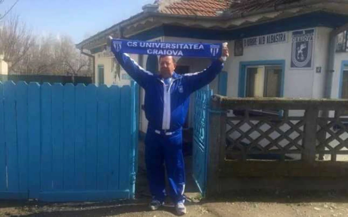 Marian Dima şi-a vopsit casa în culorile alb-albastru