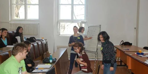 Studenții învățată să pună în practică cunoștințele acumulate la facultate