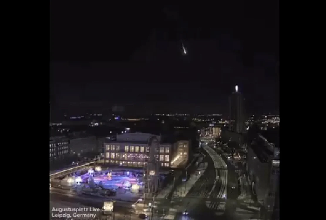 Imaginile cu asteroidul au fost surprinse de camerele de supraveghere