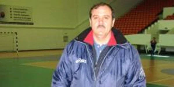 Aurel Ioniţă a fost demis după prima victorie în prima ligă voleibalistică.