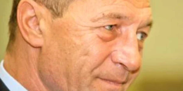 Băsescu: celor care fac referendum pe prostituţie sau droguri le lipseşte inteligenţa politică