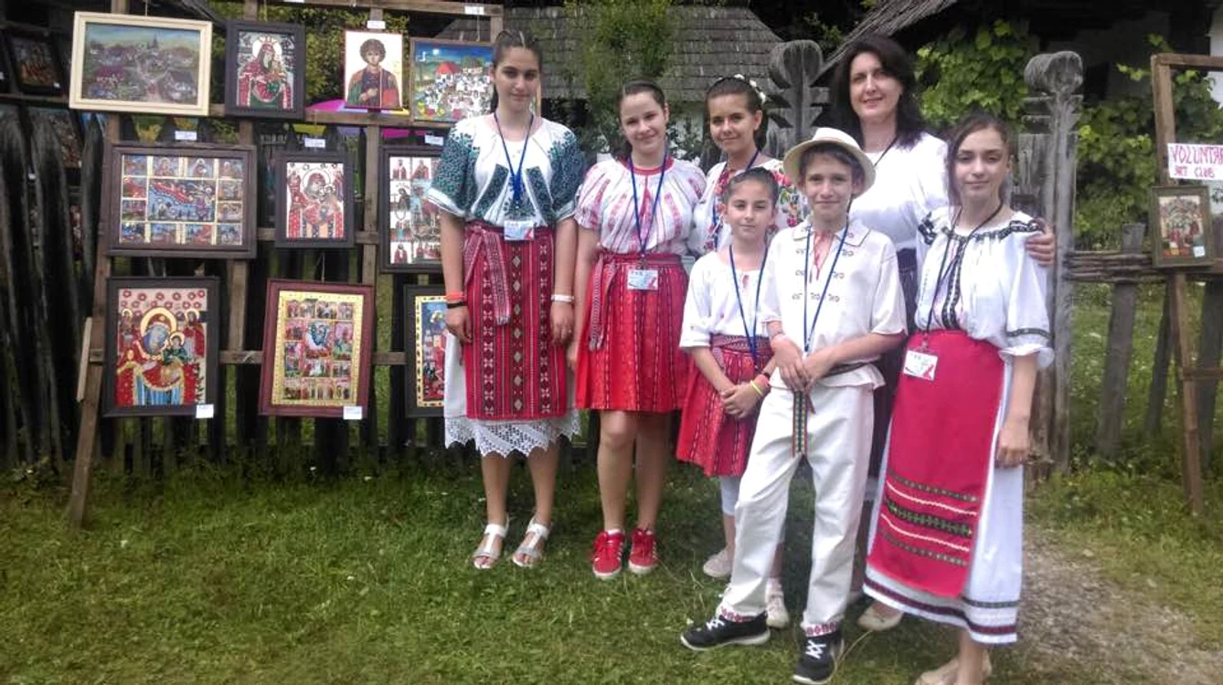 Directoarea școlii din Chitila încurajează latura artistică a elevilor FOTO arhiva personală
