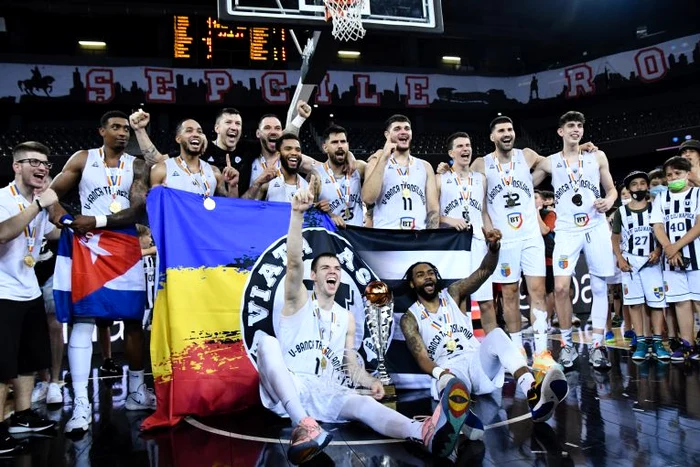 U BT Cluj-Napoca a cucerit pentru a treia oară în ultimii 10 ani titlul național la baschetFOTO: Sportpictures.eu