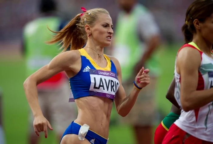 
    Mirela Lavric (25 de ani)  