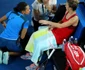 Simona Halep cu echipa medical la Australian Open 2018 FOTO Guliver / Getty Images / Mark Kolbe