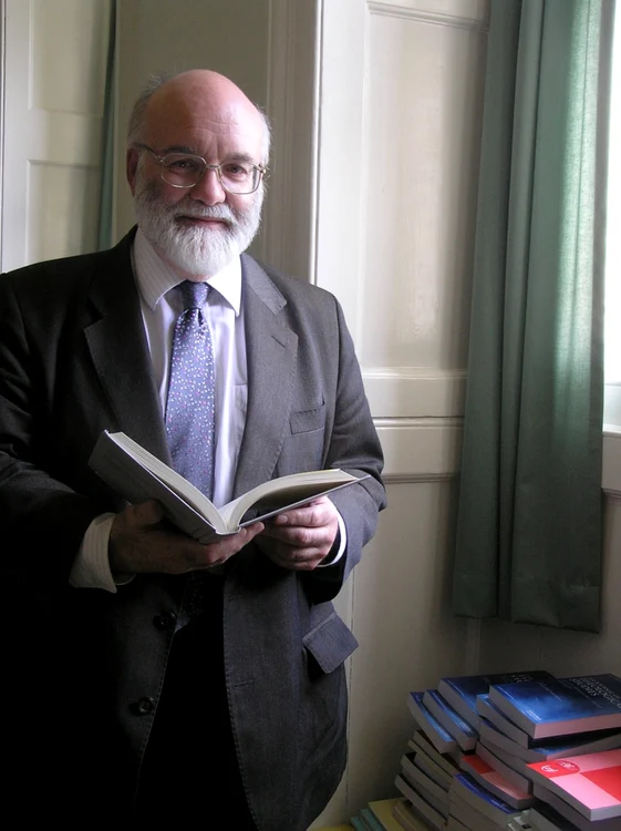 John Barton, specialist în studiul Bibliei