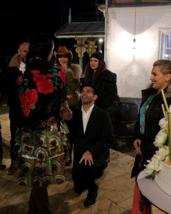 Florin a îngenuncheat în fața lui Brigitte și i-a pus marea întrebare