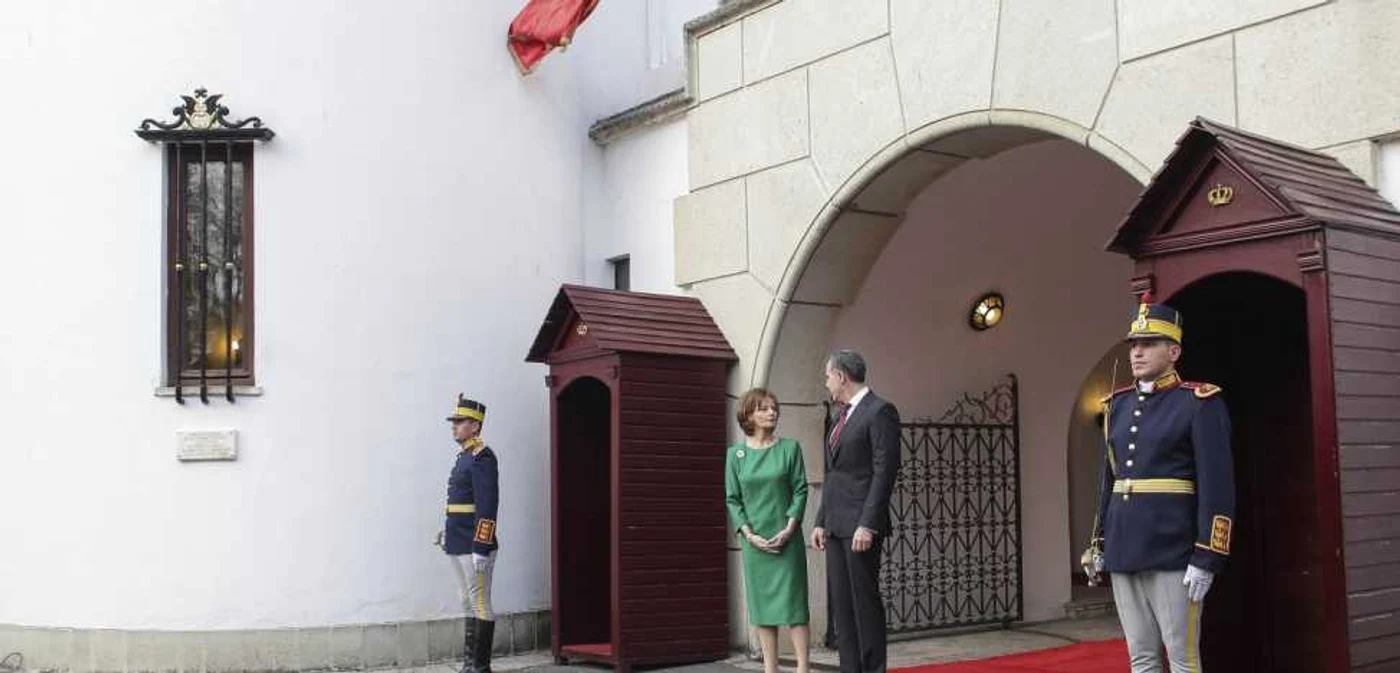 Principesa Margareta şi Principele Duda, în faţa Palatului Elisabeta  FOTO Mediafax