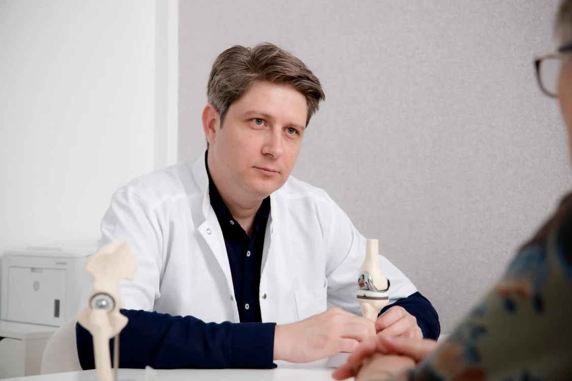 Dr. Robert Apostolescu