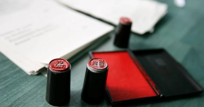 Materialele pentru votare ajung în secţii