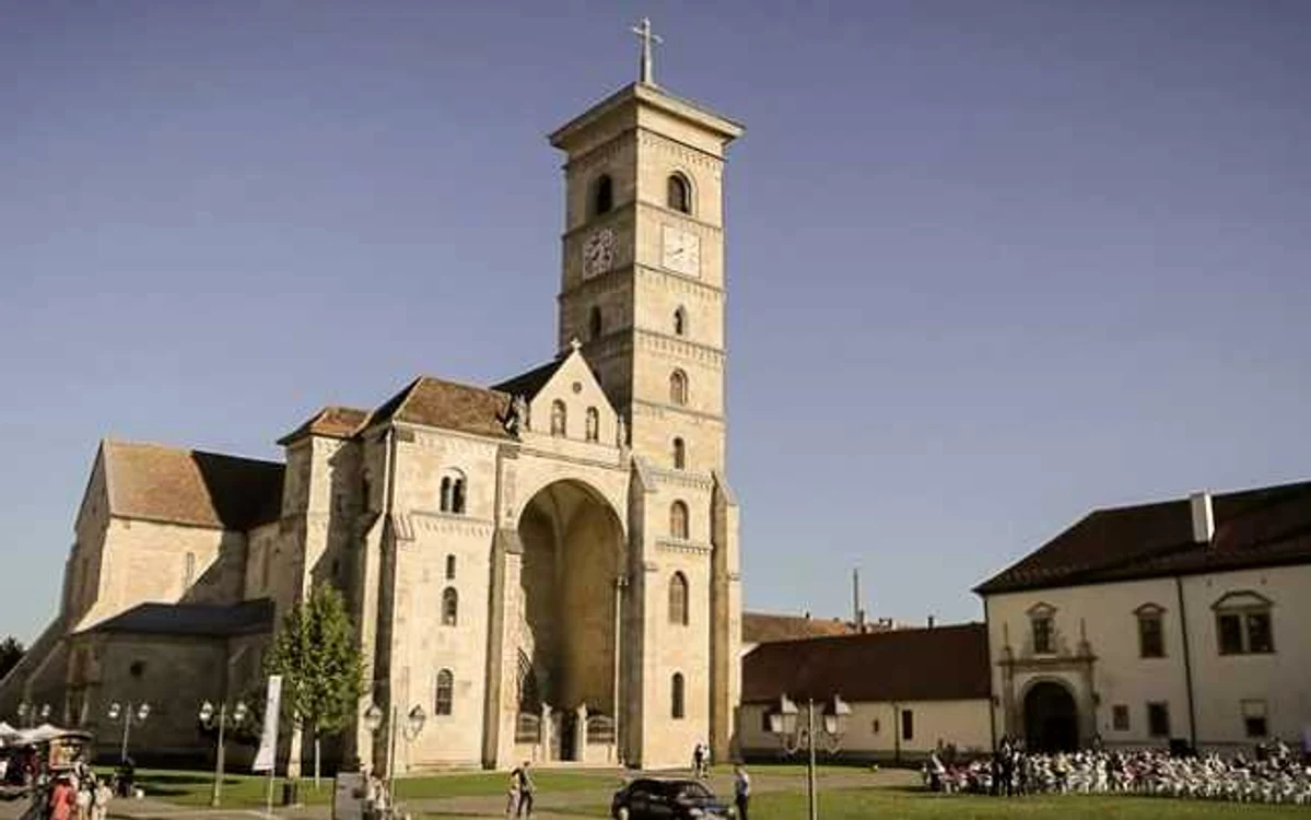 Vineri, de la ora 19.00, la Alba Iulia, debutează Festivalul „Dilema Veche”