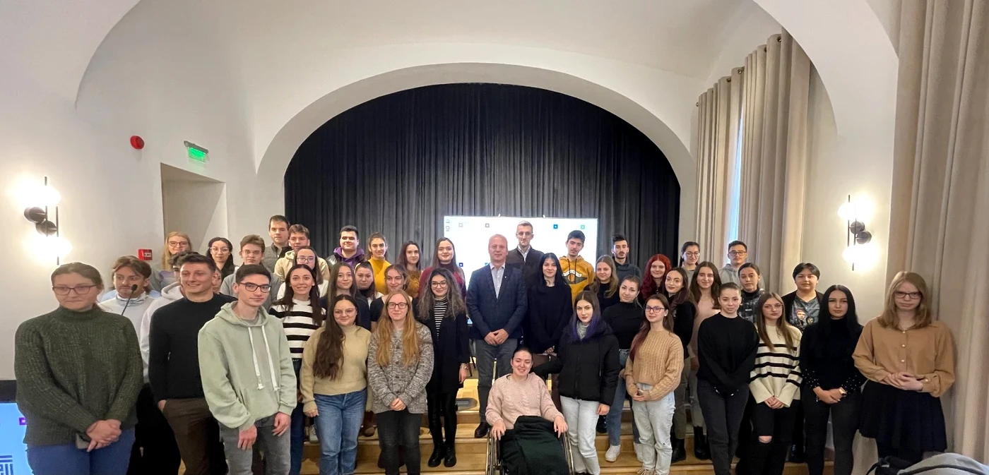 Absolvenți de top la Universitatea Transilvania din Brașov. FOTO UNITBV