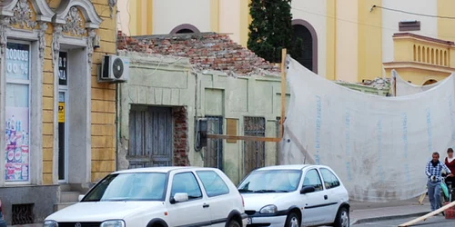 Din casa lui Bela Lugosi a rămas şi faţada Foto