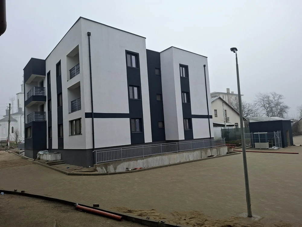 Bloc pentru specialiști Săveni FOTO Cosmin Zamfirache