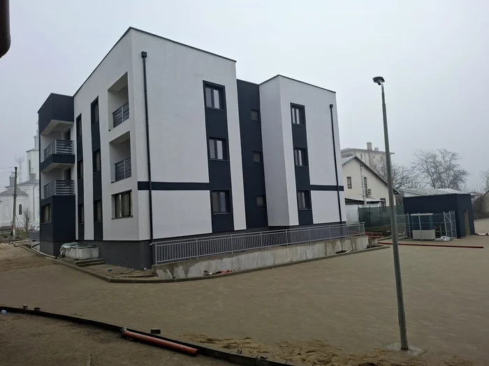 Bloc pentru specialiști Săveni FOTO Cosmin Zamfirache