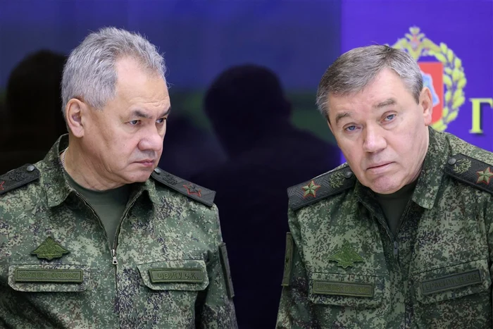 Generalul Valeri Gherasimov (dreapta), alături de ministrul Serghei Șoigu FOTO EPA-EFE