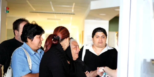 Reşiţa: Rudele muncitorilor mutilaţi de oţel încins sunt şocate