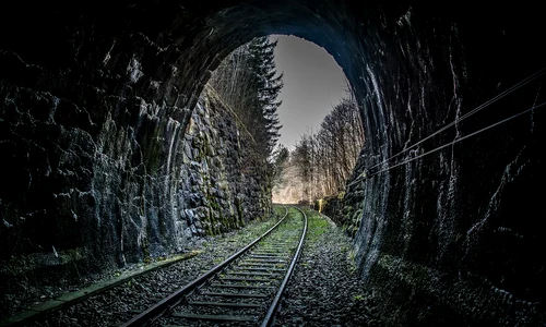 tunel feroviar jpg