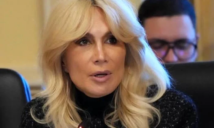 raluca Turcan FB jpg