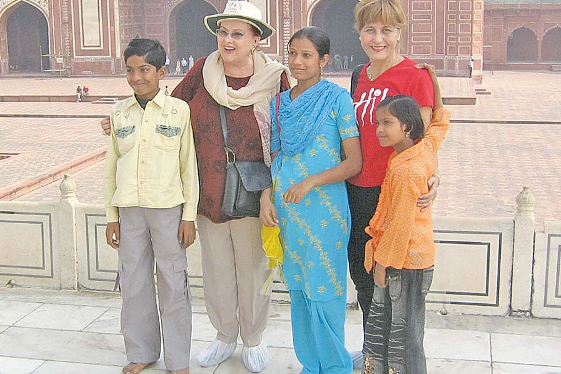 „Este o discrepanţă mare între bogăţie şi sărăcie”, aceasta este impresia Stelei Popescu, după ce a vizitat de două ori India ( FOTOGRAFII: ARHIVA PERSONALĂ)