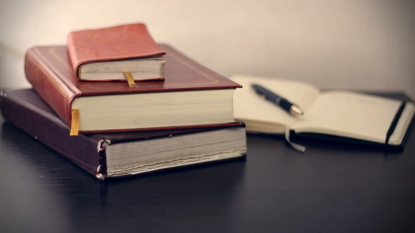 Elevii care au obţinut media generală 10 la Evaluarea Naţională de clasa a VIII-a şi liceeni care au luat media 10 la Bacalaureat vor primi stimulente financiare în valoare de 1.000, respectiv 3.000 de leiFoto Pixabay.com