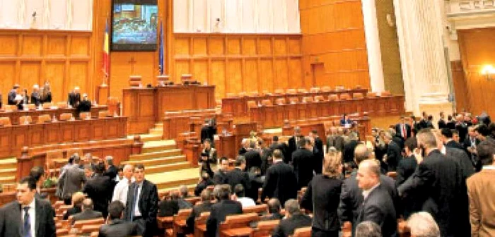Scrisoarea preşedintelui despre referendum a ajuns la ambele Camere
