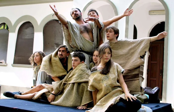 „Corabia nebunilor” - spectacol workshop