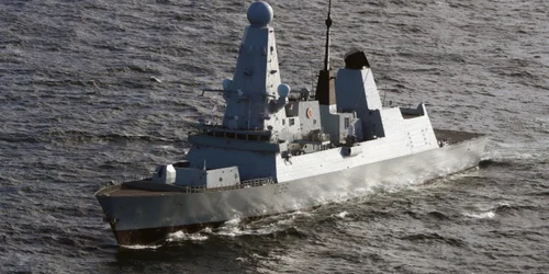 HMS Defender FOTO EPA-EFE