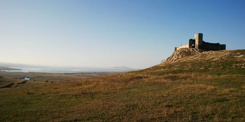 Cetatea Enisala Sursa foto Dan Cojocaru