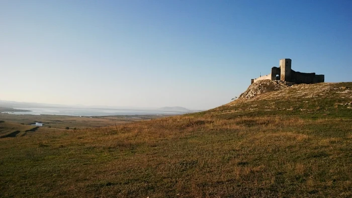 Cetatea Enisala Sursa foto Dan Cojocaru