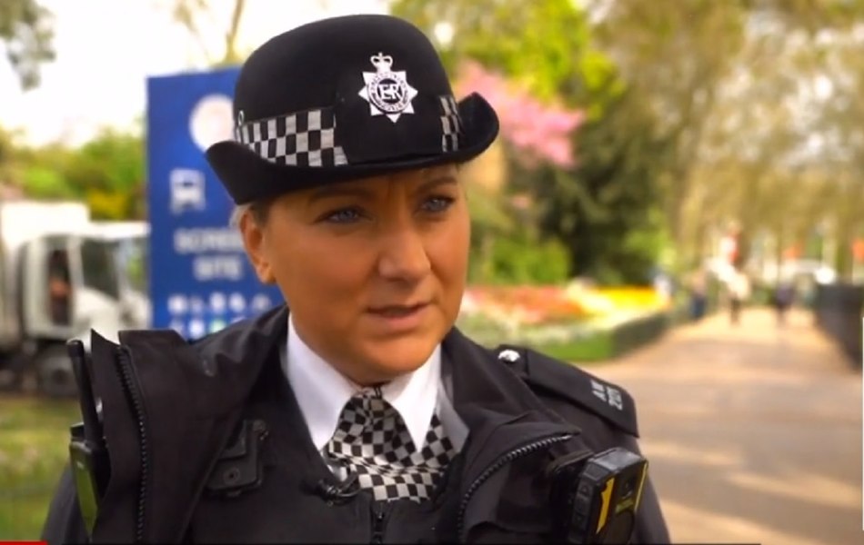 Cum se pregătesc Diana și Ștefan, românii care ocupă funcții importante în Poliția din Marea Britanie, pentru încoronarea Regelui Charles