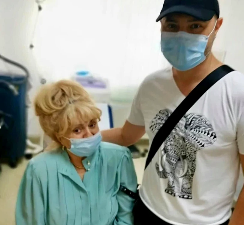
    Mihai Mitoșeru a făcut un apel la prietenii lui de pe Facebook să doneze sânge pentru mama luifoto: Facebook  